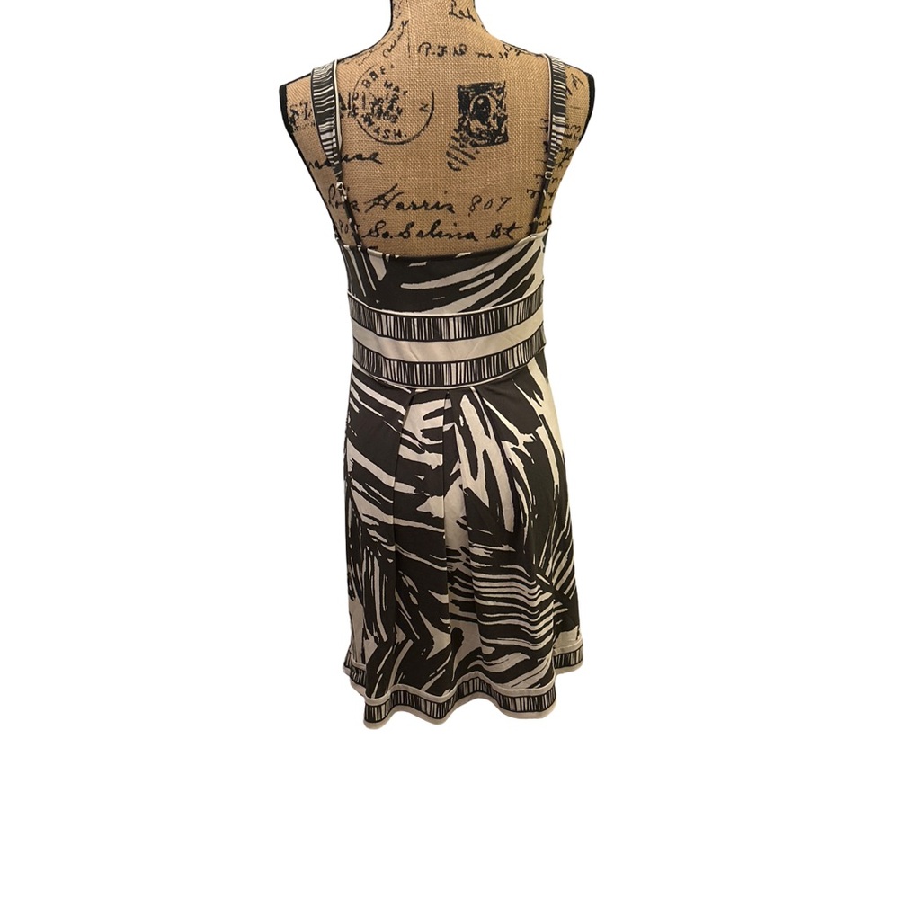 BCBGMaxAzria Black and White Halter Mini Flare Dress Size Medium Graphic Print - Picture 4 of 7